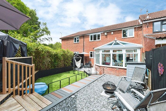 3 Bedroom Terraced House For Sale In Viscount Walk, Bournemouth, BH11