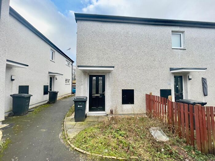 1 Bedroom Flat To Rent In Holtdale Grove, Holt Park, Leeds, West Yorkshire, LS16