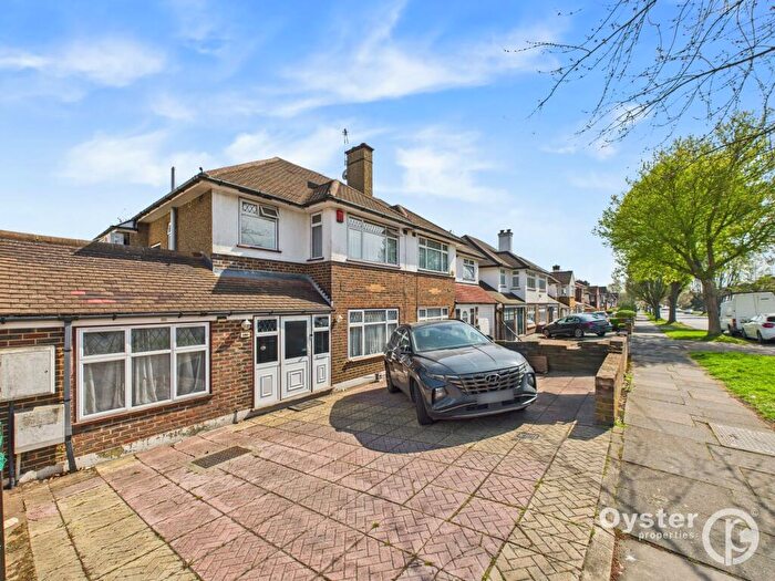 5 Bedroom Semi-Detached House For Sale In Shaftesbury Avenue, Kenton, HA3
