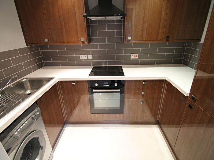 2 Bedroom Flat To Rent In Grosvenor Road, Wanstead, E11