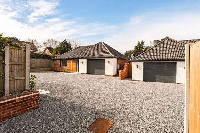 4 Bedroom Detached Bungalow For Sale In Cotmer Road, Oulton Broad, NR33