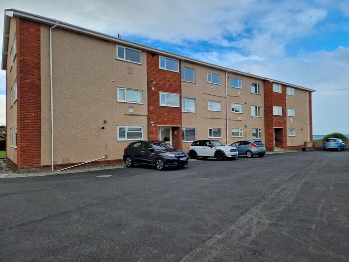 2 Bedroom Flat To Rent In Riverside Court, Deganwy, LL31