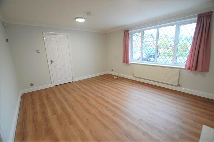 2 Bedroom Apartment To Rent In Stirrup Gate, Worsley, M28