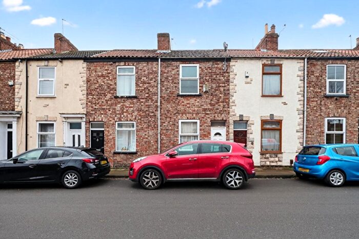 2 Bedroom Terraced House For Sale In Field View, York, YO30