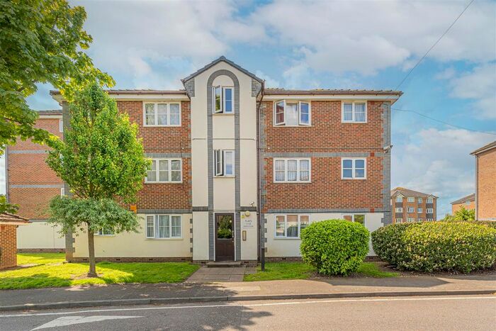1 Bedroom Flat To Rent In Keats Close, Scotland Green Road, Enfield, EN3