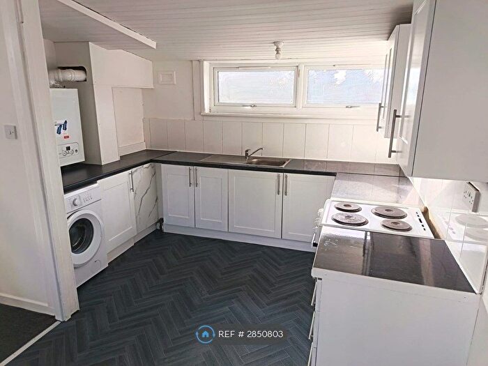 2 Bedroom Terraced House To Rent In Berryhill Road, Glasgow, G67