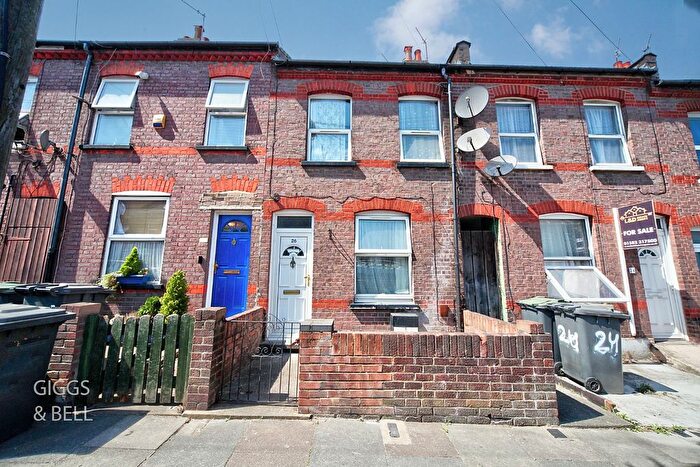 2 Bedroom Terraced House For Sale In St. Peters Road, Luton, Bedfordshire, LU1