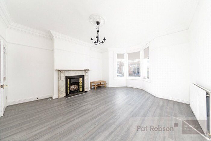 2 Bedroom Flat To Rent In Forsyth Road, Jesmond, Newcastle Upon Tyne, NE2