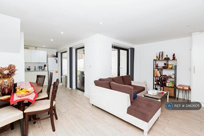 3 Bedroom Flat To Rent In Grange Road, London, E13