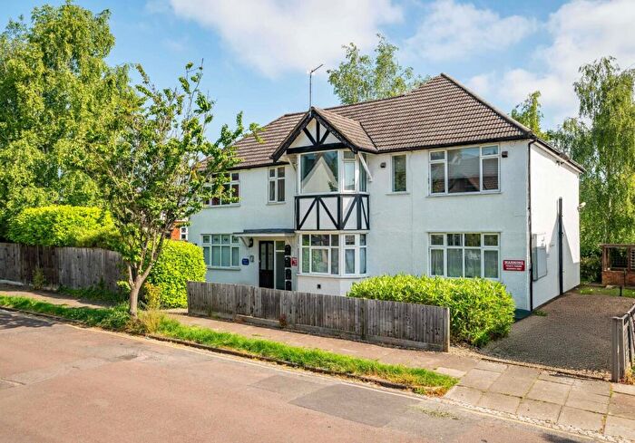 1 Bedroom Apartment To Rent In Flora Grove, St. Albans, Hertfordshire, AL1