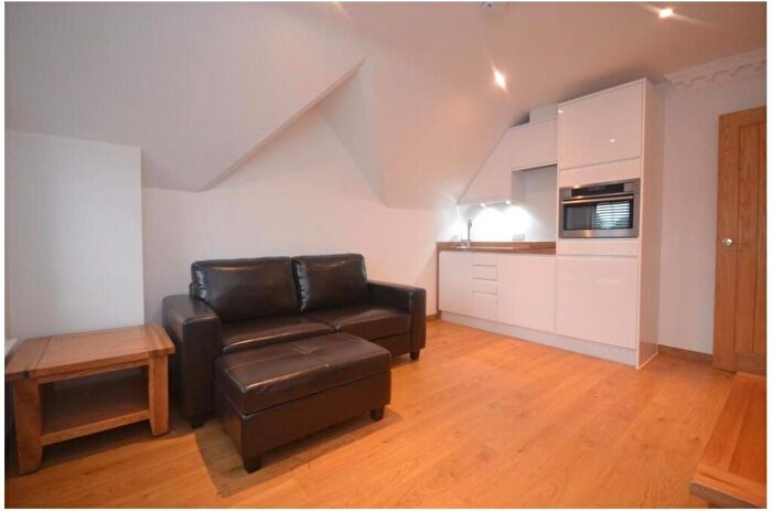 1 Bedroom Apartment To Rent In Whitley Street, Reading, RG2