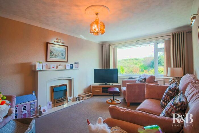 3 Bedroom Detached Bungalow For Sale In Hexham Road, Morecambe, LA4