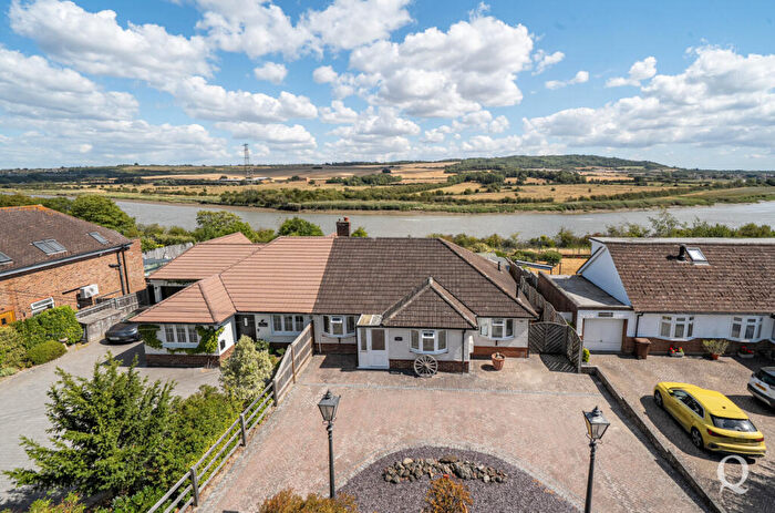 3 Bedroom Semi-Detached House For Sale In Rochester Road, Halling, Rochester, Kent, ME2