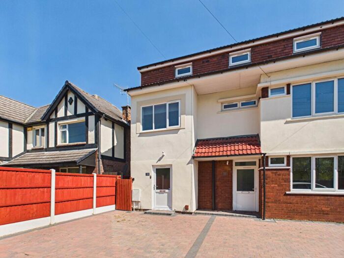 4 Bedroom Semi Detached House For Sale In Edwards Lane, Nottingham, NG5