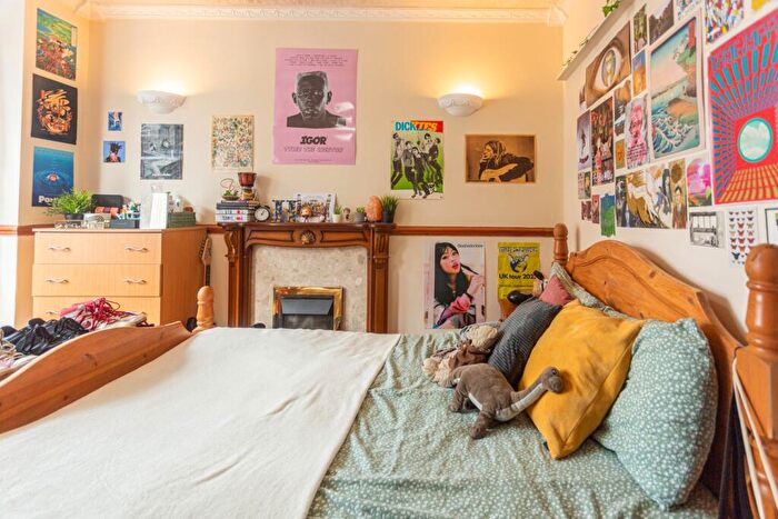 5 Bedroom House To Rent In Kimbolton Avenue, Nottingham, NG7