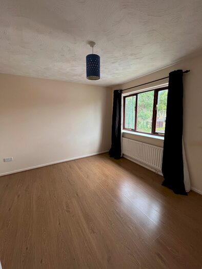 1 Bedroom Cluster House To Rent In St. Johns Drive, Carterton, Oxfordshire, OX18