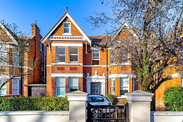 2 Bedroom Flat To Rent In Woodville Gardens, Ealing, W5