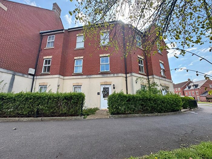 2 Bedroom Flat For Sale In Pioneer Road, Oakhurst, Swindon, SN25