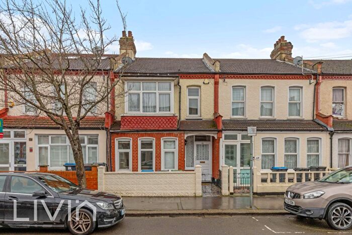 3 Bedroom Terraced House For Sale In Langdale Road, Thornton Heath, Surrey, CR7