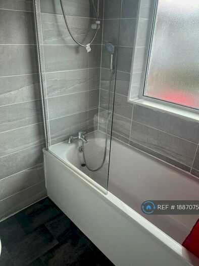 3 Bedroom Semi-Detached House To Rent In Stanfell Road, Leicester, LE2