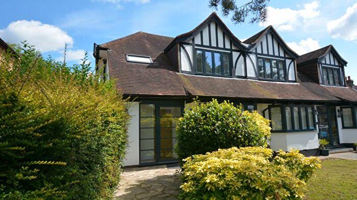 4 Bedroom Semi-Detached House To Rent In Grimsdyke Road, Hatch End, HA5