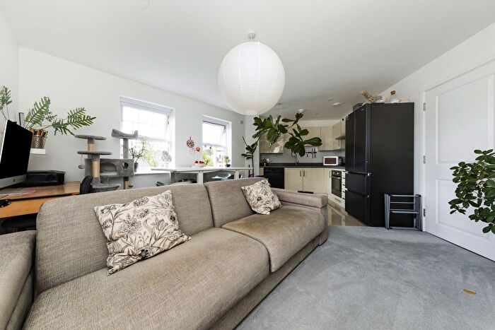 2 Bedroom Flat To Rent In Mackintosh Street, Bromley, BR2