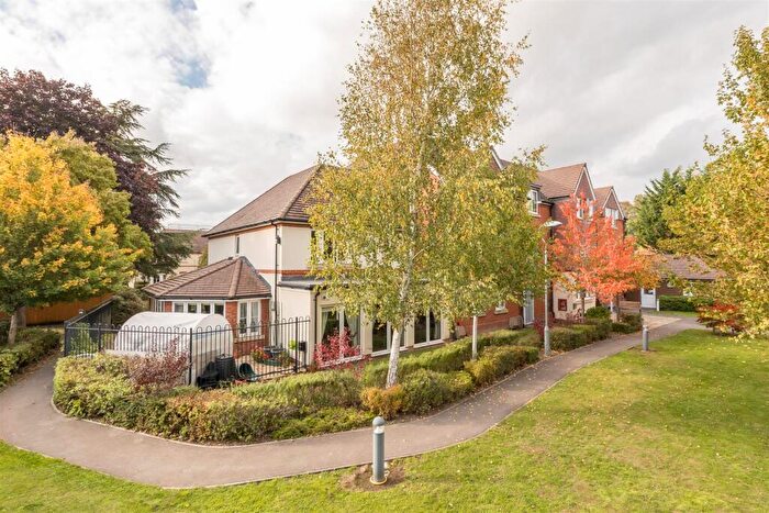 2 Bedroom Apartment For Sale In Icknield Place, Goring, RG8