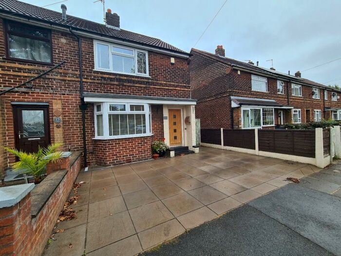 2 Bedroom Semi-Detached House To Rent In Kenilworth Avenue, Swinton, Manchester, M27