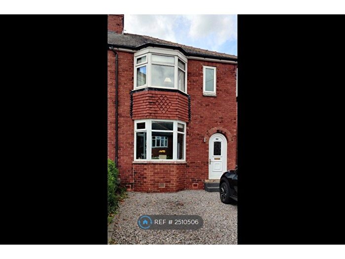 3 Bedroom Semi-Detached House To Rent In Harlow Crescent, Harrogate, HG2