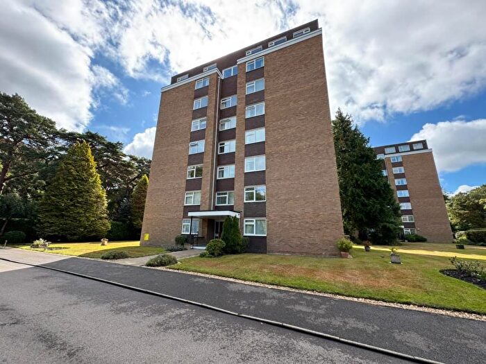 2 Bedroom Flat To Rent In The Avenue, Poole, BH13