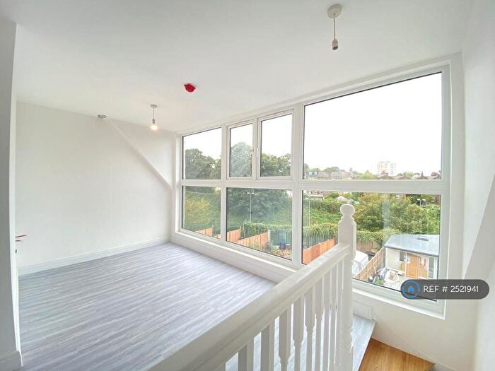 Studio To Rent In Manchester Road, London, E14