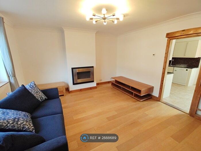 4 Bedroom Semi Detached House To Rent In Leete Road, Cambridge, CB1