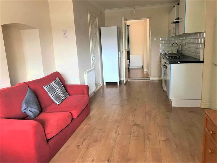 1 Bedroom Flat To Rent In Broadlands Road, Southampton, SO17