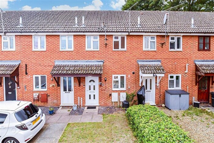 2 Bedroom Terraced House For Sale In Western Road, Maidstone, Kent, ME16