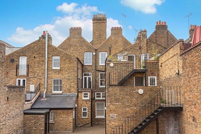 2 Bedroom Flat To Rent In High Street, Walton-On-Thames, KT12