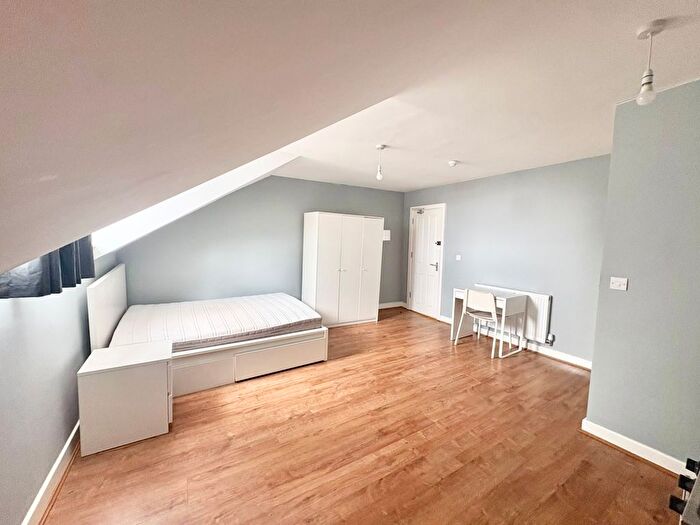 1 Bedroom Flat To Rent In Bearwood Road, Smethwick, B66