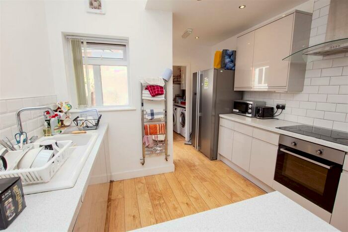 6 Bedroom House To Rent In North Road, Selly Oak, Birmingham, B29