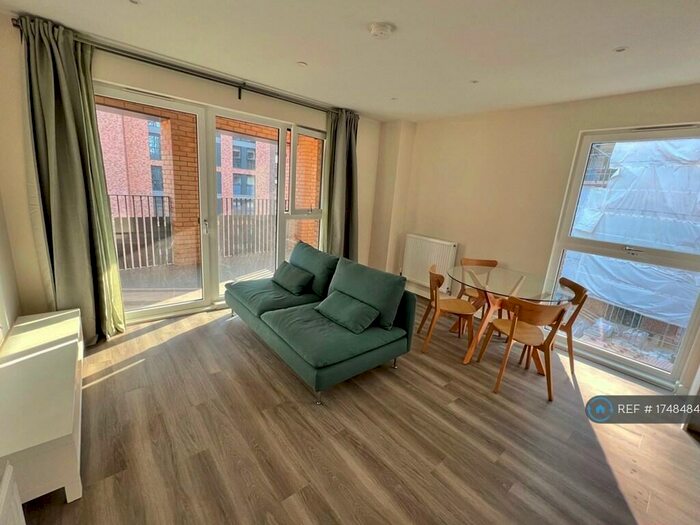 2 Bedroom Flat To Rent In Forest Road, London, E17