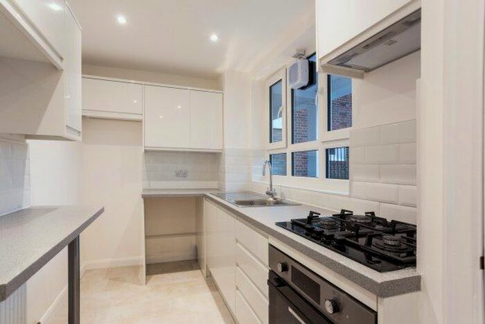 1 Bedroom Flat To Rent In Cassidy Road Barclay Close, London, SW6