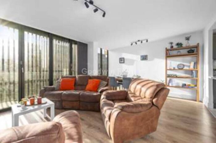 3 Bedroom Flat To Rent In Burton Place, Castlefield, M15