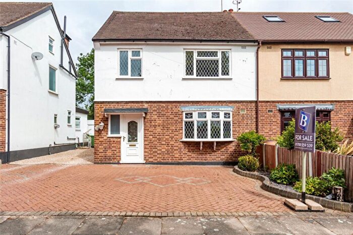 3 Bedroom Semi-Detached House For Sale In Peterborough Avenue, Upminster, RM14