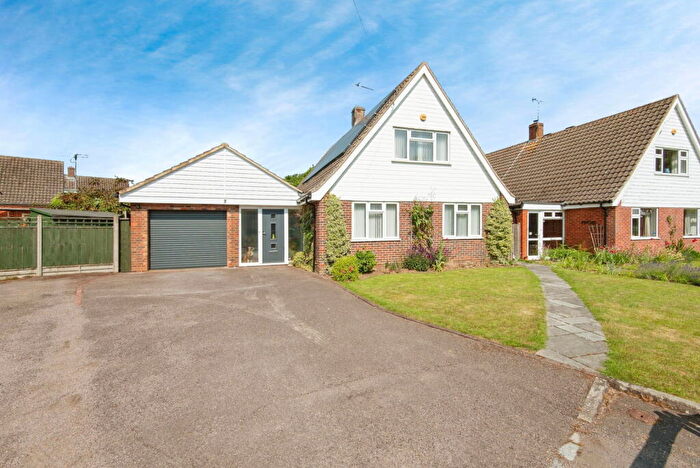 3 Bedroom Detached House For Sale In The Poplars, Ickleford, Hitchin, SG5