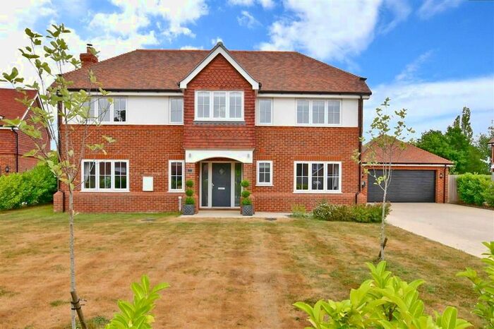 4 Bedroom Detached House For Sale In Old Hall Park, Ashford, Kent, TN27