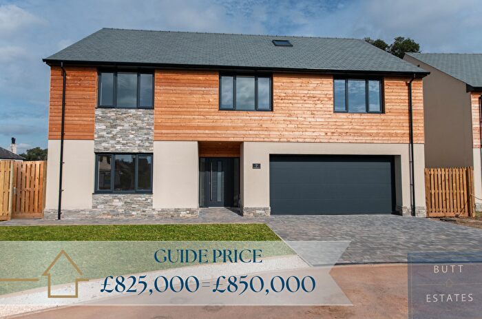 4 Bedroom Detached House For Sale In Southbrook Grove, Exeter, EX5