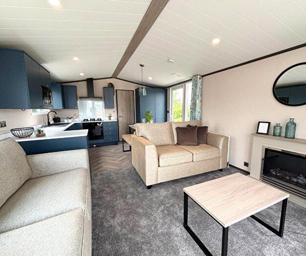 2 Bedroom Mobile Home For Sale In Thorpe Farm, Greta Bridge, Barnard Castle, County Durham, DL12