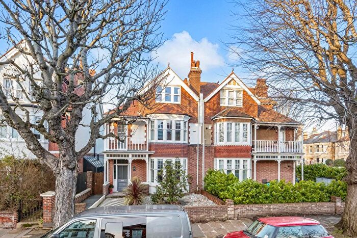5 Bedroom Detached House For Sale In Pembroke Crescent, Hove, BN3