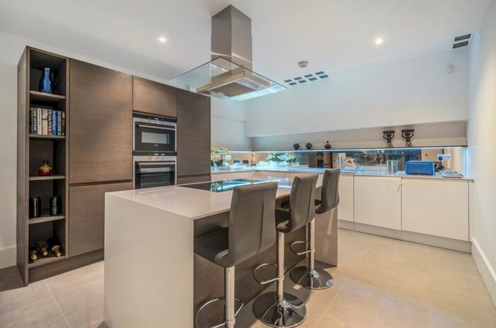 4 Bedroom Town House To Rent In Greenwich High Road, London, SE10