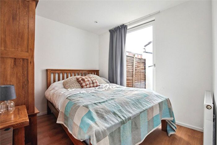 2 Bedroom Flat For Sale In Fountain Road, London, SW17