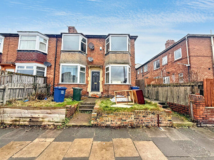 2 Bedroom Flat For Sale In Clifton Road, Benwell, Newcastle Upon Tyne, Tyne And Wear, NE4