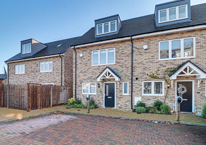 4 Bedroom End Terrace House For Sale In Jenny Lane, St Albans, AL1